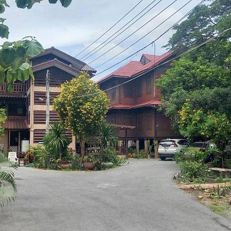 Baan Lotus Guest House Пра Након Си Аютая Екстериор снимка